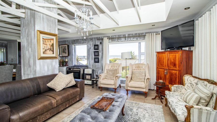 7 Bedroom Property for Sale in Stilbaai Wes Western Cape